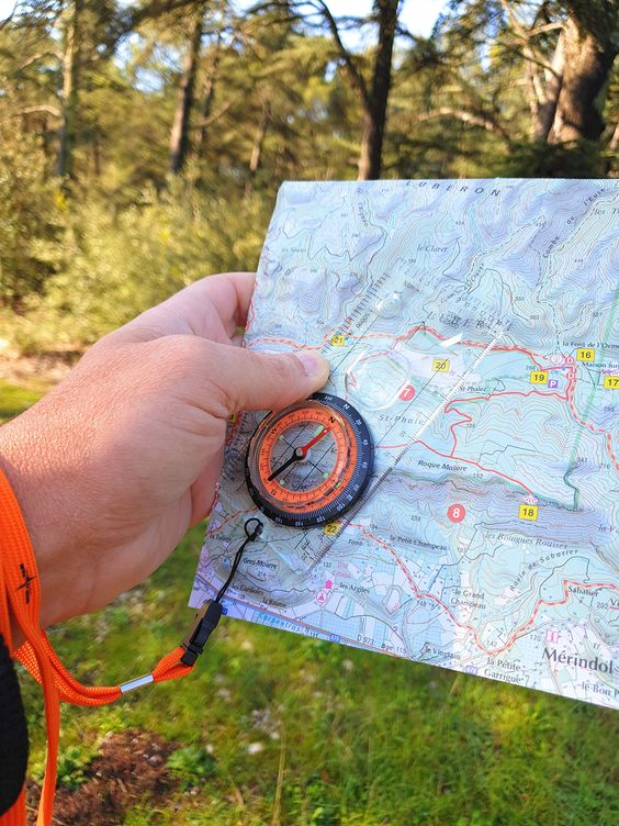 Association Libres enfants du Tarn réseau parents 81 parentalité IEF forêt survie forest school boussole course d'orientation