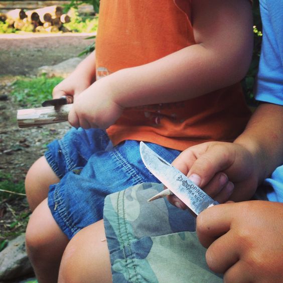 "Je passe mon permis couteau" Vendredi 16 septembre Association Libres enfants du Tarn réseau parents 81 parentalité forest school
